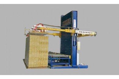 Special palletizing robot for s-port cleaning board